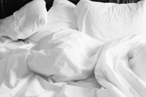 white-bed-comforter-212269