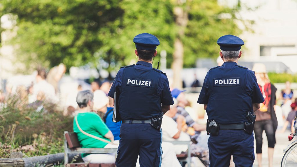 Die Polizei ist mit verschiedenen Accounts auf Twitter unterwegs. Und das durchaus ziemlich amüsant sein. Ein Best of Polizei Tweets.