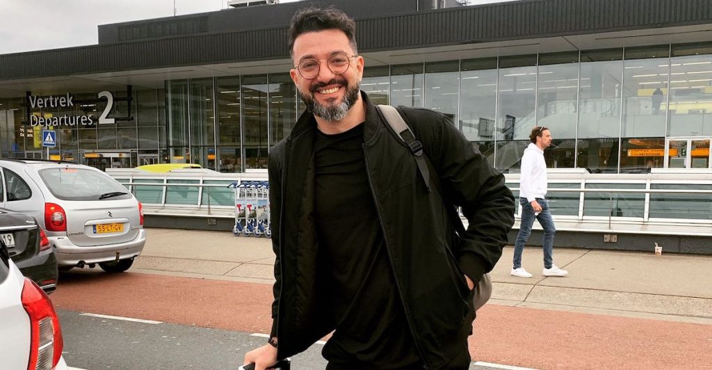 Kerim zegt alles op voor meer vrijheid en gaat met die levenslust viral op LinkedIn