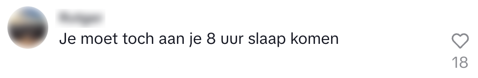 Met zo'n vriendengroep kom je tijdens je vakantie niet echt aan je rust toe. "je moet toch aan je 8 uur slaap komen."
