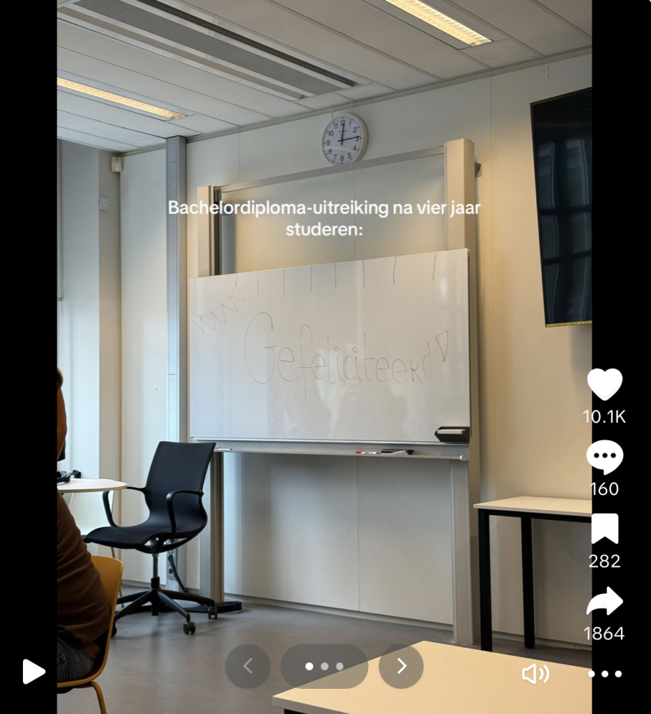 diploma uitreiking student