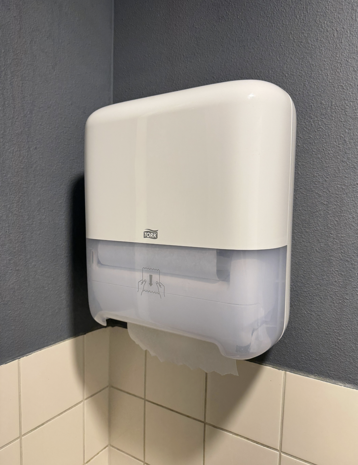 tork dispenser