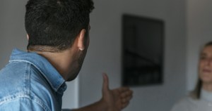 uitlichting, scheldwoorden